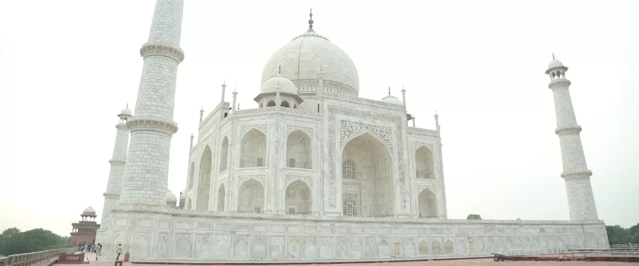 Taj Mahal Tour by Super Fast Train - Gatiman Express