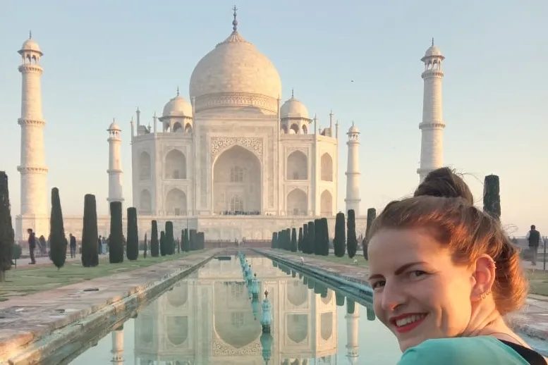 Taj Mahal Sunrise and Agra Fort Tour by Private Car